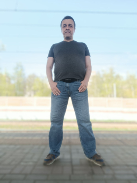 Дома и на перроне