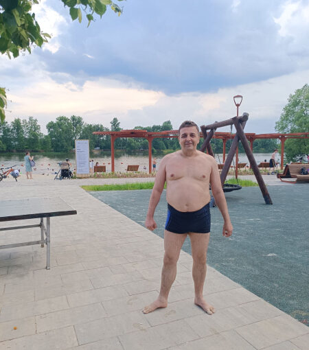 Искупался, пока не спала жара