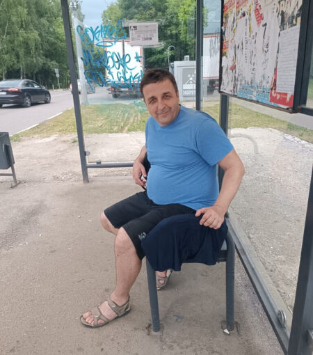На остановке 13 июня 2026