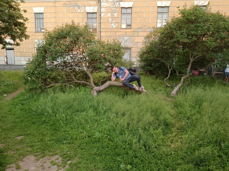 На завалинке