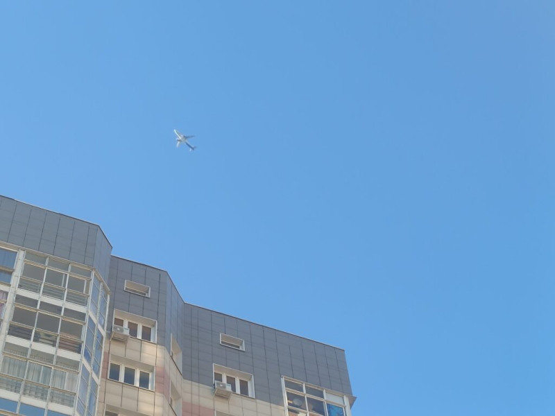 Самолет над Брагина