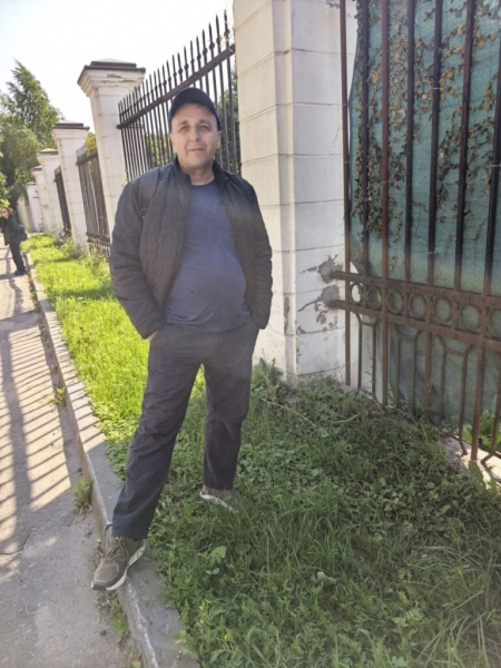 На остановке