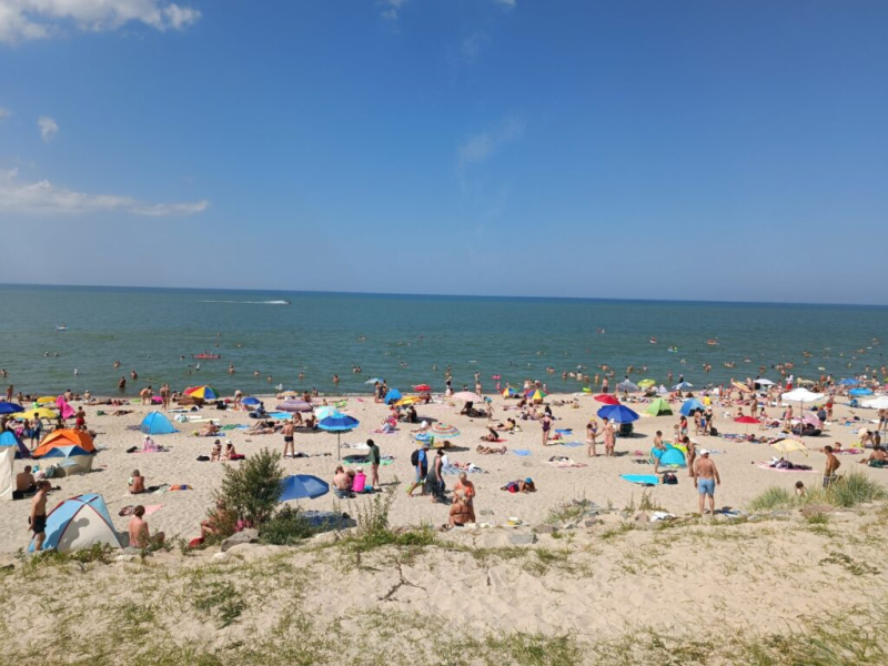 На пляжах Балтики в июле людно как на Черном море 17 июля 2026