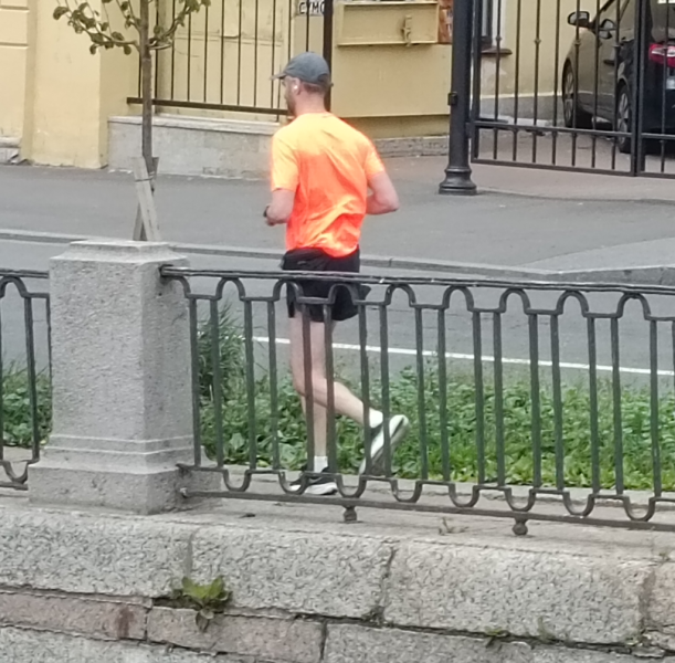 Питер бежит!