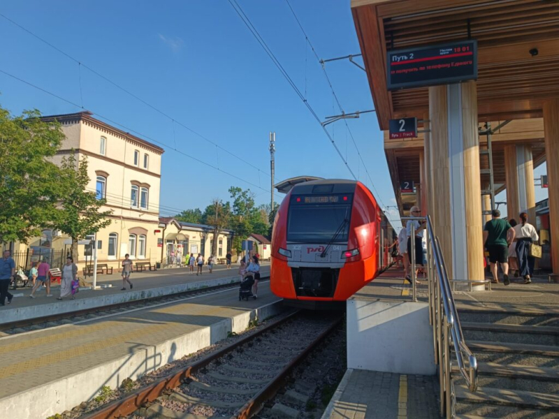 В Зеленоградске ажиотаж на посадке в Ласточку 17 июля 2026