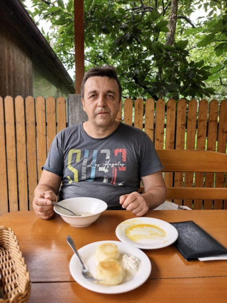 Пришли позавтракать в соседнее кафе 15 сентября 2026