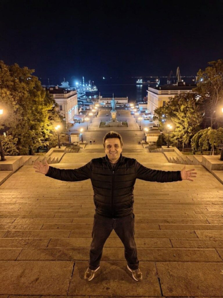 На лестнице