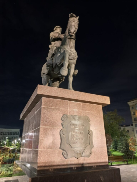 Памятник 13 октября 2026