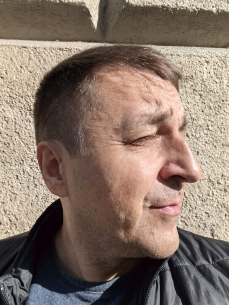 Постригся